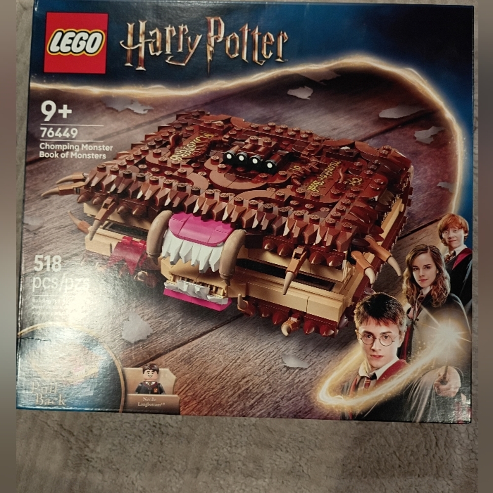 Lego Harry Potter Chomping Monster Book - 76449